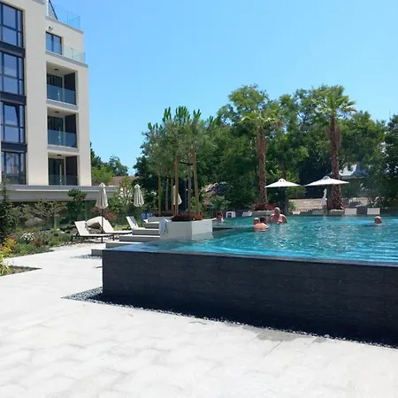 I Helena Premium Sankt Konstantin & Helena